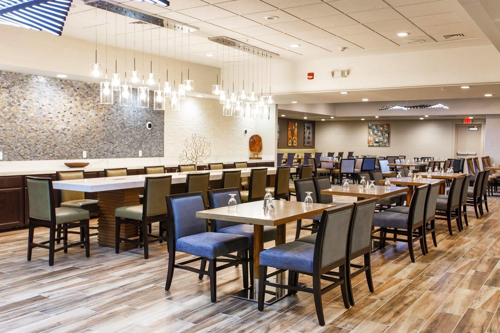 Doubletree By Hilton Neenah Eksteriør bilde